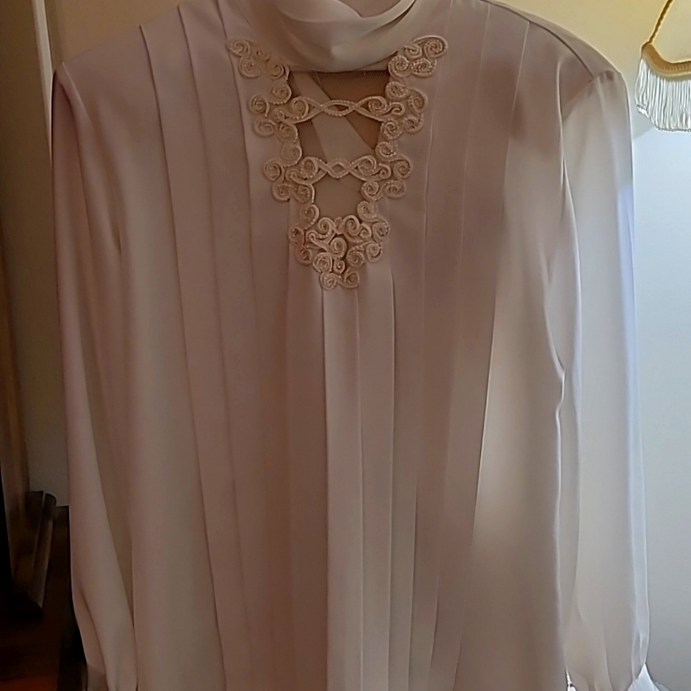 Women's soft off white dress blouse size 8